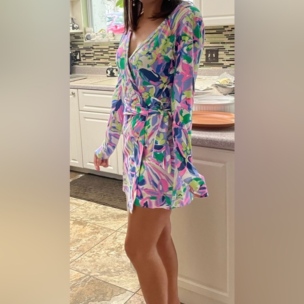 Lilly Pulitzer bright multi colored tiki wrap with long sleeves romper sz small